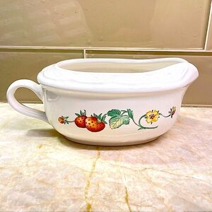 Pfaltzgraff Berry Basket Gravy Boat.  Made in USA